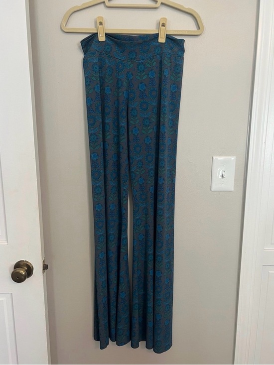 Pants - natural life cali knit flares, Med, NWT!